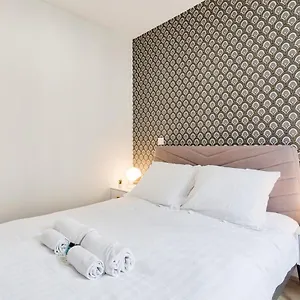 Cosy Proche Arc De Triomphe - 4p , Paris France
