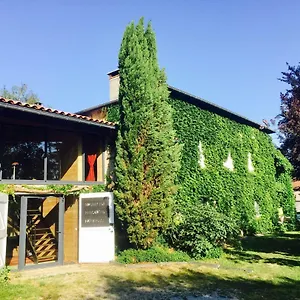 Privatunterkunft Magnificent Renovated Farmhouse - 10 Min A7 -, Anneyron